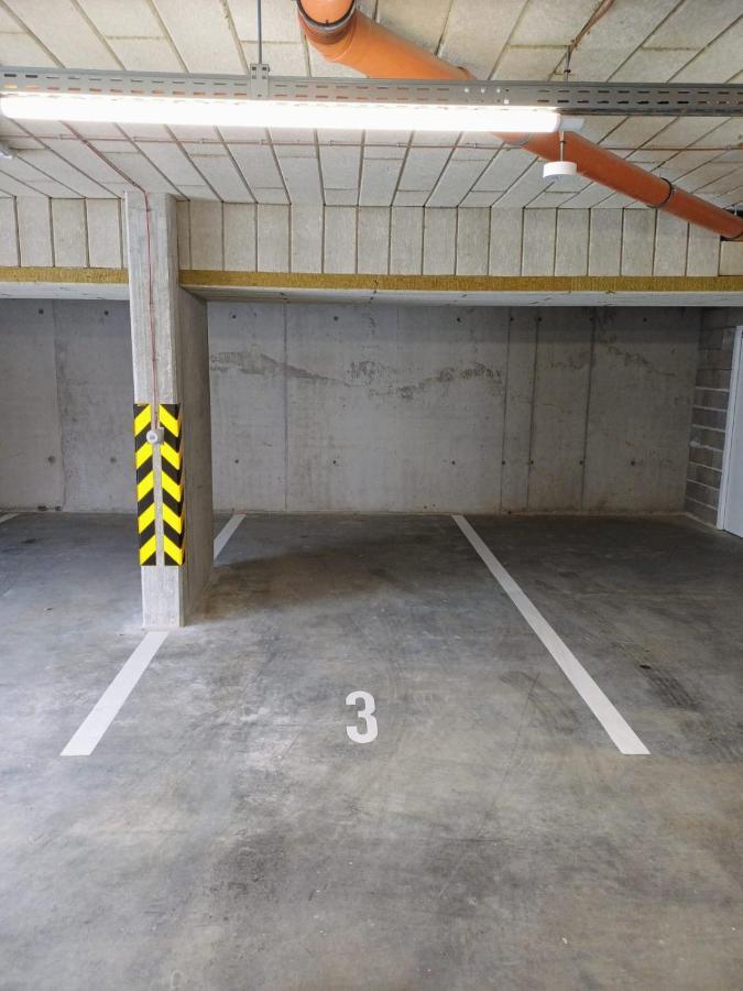 New Air-Conditioned Apartment 5 Minutes By Walk From The Airport With Free Garage Parking Bratislava Exterior foto